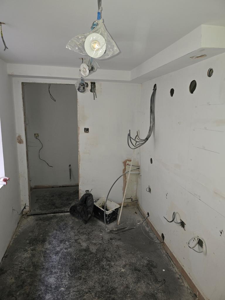 Kitchen 1 jpg