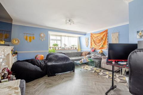 3 bedroom flat for sale, Wickham Street, Welling, DA16