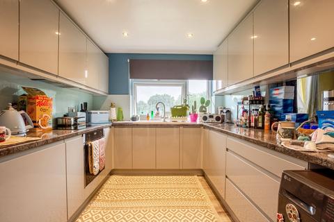 3 bedroom flat for sale, Wickham Street, Welling, DA16