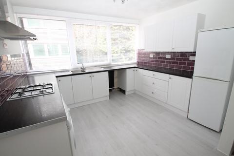 3 bedroom house to rent, Mill Close, Wokingham RG41