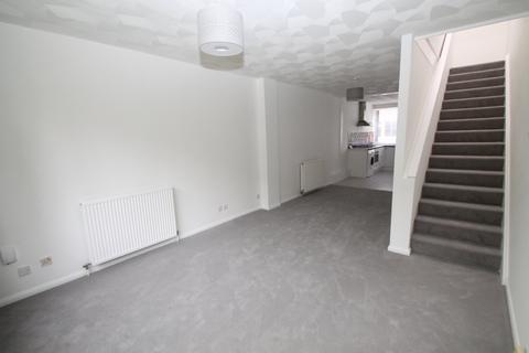3 bedroom house to rent, Mill Close, Wokingham RG41