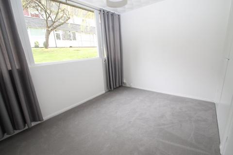 3 bedroom house to rent, Mill Close, Wokingham RG41