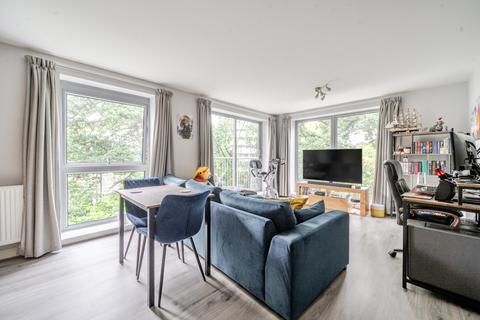 1 bedroom flat for sale, Calloway House, Coombe Way, Farnborough, GU14