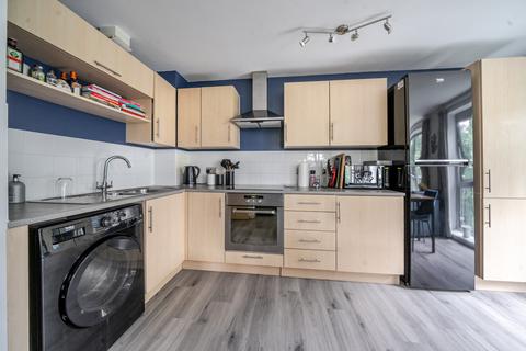 1 bedroom flat for sale, Calloway House, Coombe Way, Farnborough, GU14