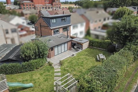 Sandersons Croft, Leigh