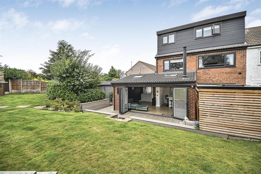 74 Sandersons Croft Rear of Property.jpg