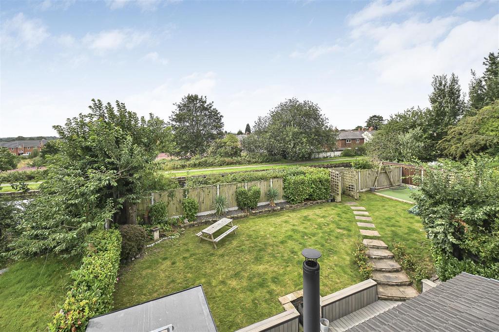 74 Sandersons Croft View to Rear.jpg