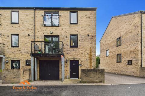 32 Wilding Way, Padiham, Burnley, BB12 8ES