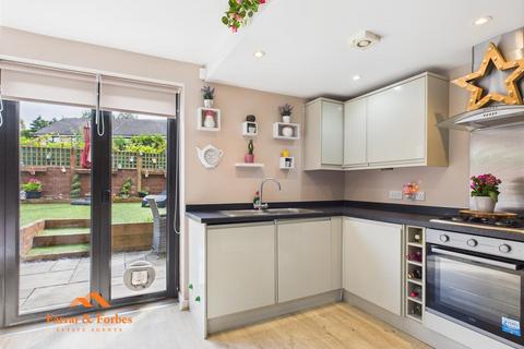 32 Wilding Way, Padiham, Burnley, BB12 8ES
