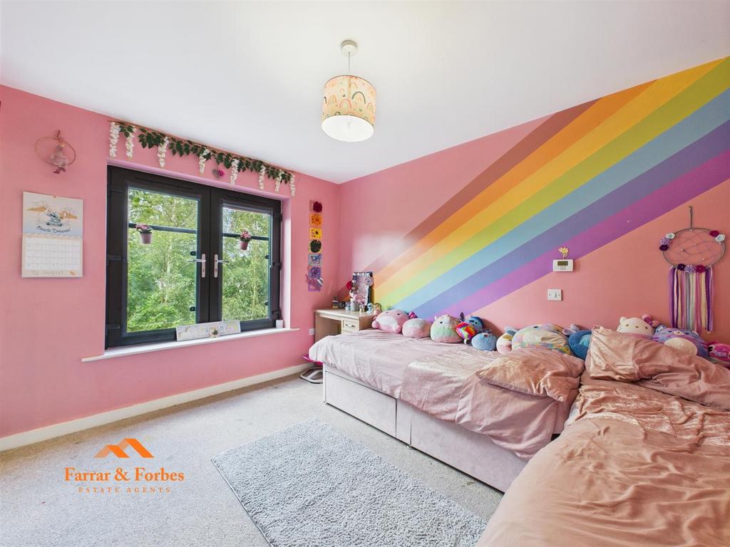 CAM03956 G0-PR0138-STILL026.jpg