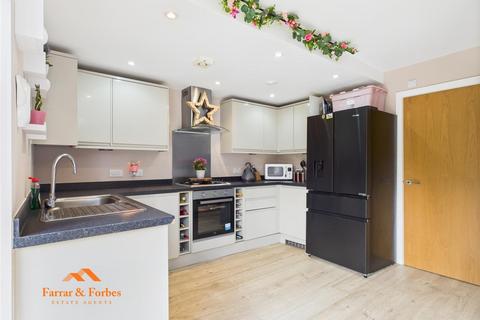 32 Wilding Way, Padiham, Burnley, BB12 8ES