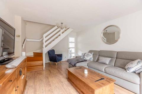 2 bedroom terraced house for sale, Avebury, Slough SL1