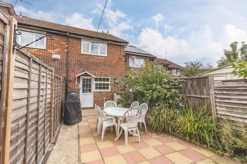 2 bedroom terraced house for sale, Avebury, Slough SL1