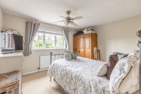 2 bedroom terraced house for sale, Avebury, Slough SL1
