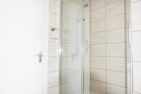 2 bedroom flat to rent, Fordham Street, London E1