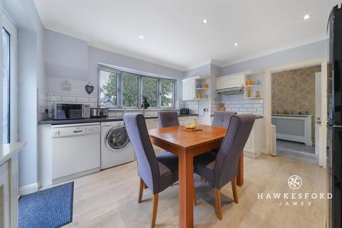24 Nickleby Road, Gravesend, DA12 4UG