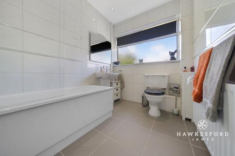 24 Nickleby Road, Gravesend, DA12 4UG