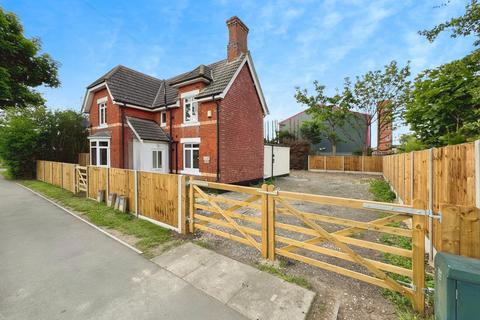 4 bedroom detached house for sale, Burgh Road, Skegness PE25