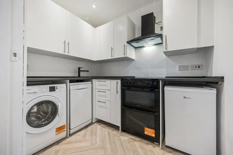 2 bedroom flat to rent, Kingspark Road, Flat 3-1, Mount Florida, Glasgow, G44 4SX