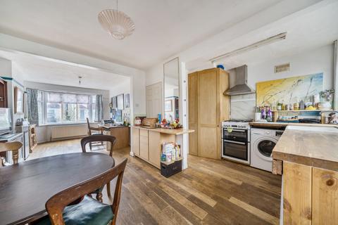4 bedroom semi-detached house for sale, Cottimore Avenue, Walton-On-Thames, Surrey, KT12