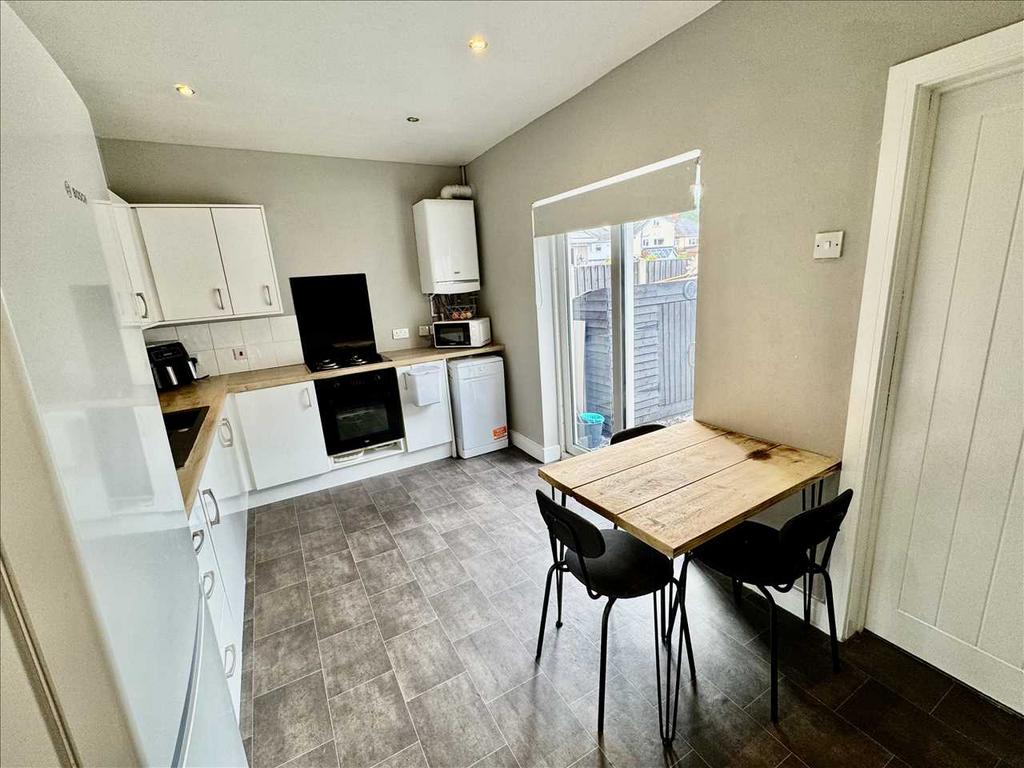 Dining kitchen