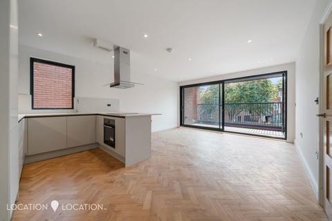2 bedroom flat for sale, 58 Roman Way, London, N7
