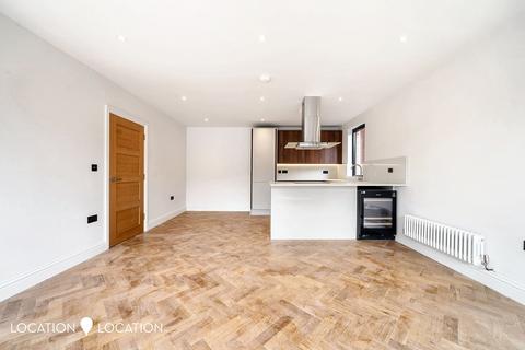 2 bedroom flat for sale, 58 Roman Way, London, N7