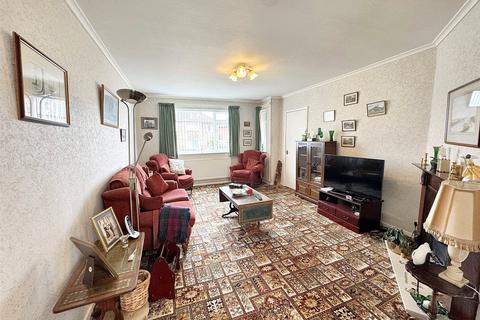 3 bedroom semi-detached house for sale, Lynton Road, Melton Mowbray, Leicestershire