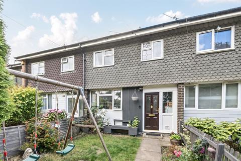 3 bedroom terraced house to rent, Windermere Road, Reading, RG2