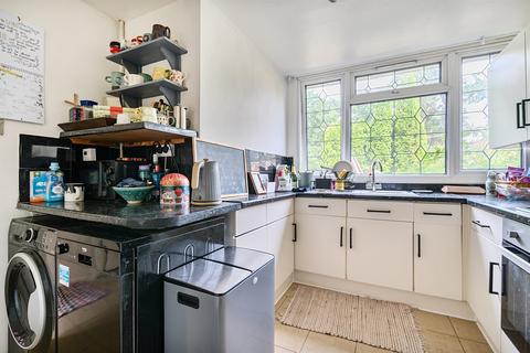 3 bedroom terraced house to rent, Windermere Road, Reading, RG2