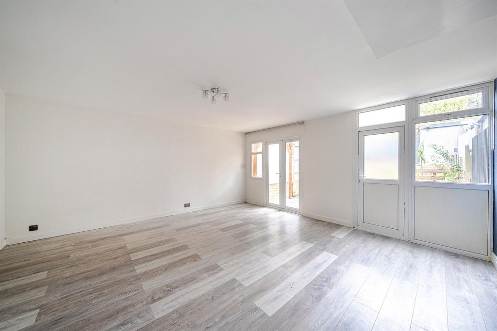 Living/dining room