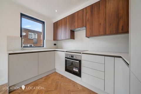 1 bedroom flat for sale, 58 Roman Way, London, N7