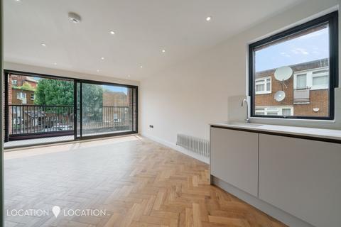 1 bedroom flat for sale, 58 Roman Way, London, N7