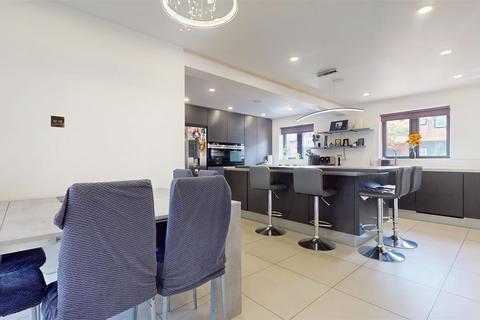 5 bedroom detached house for sale, Butterfield Close, Woolstone, Milton Keynes