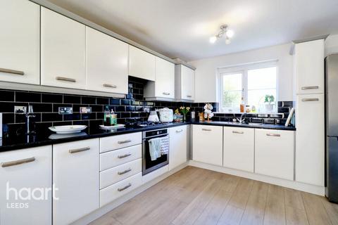 4 bedroom detached house for sale, Willowdale, Leeds
