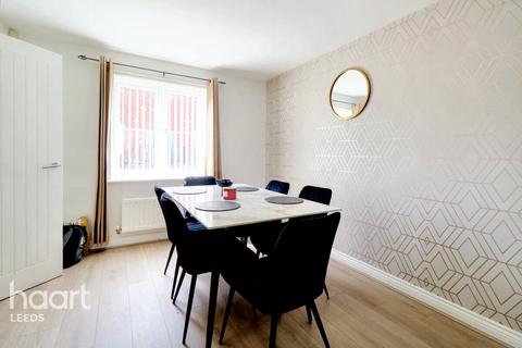 4 bedroom detached house for sale, Willowdale, Leeds