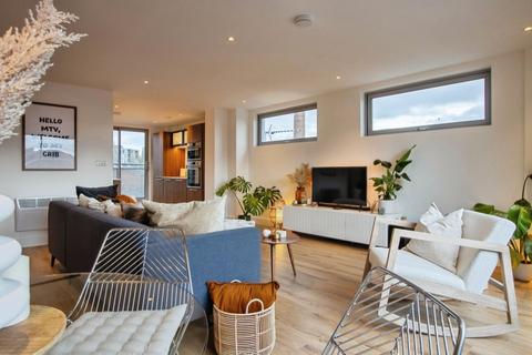 2 bedroom penthouse for sale, Quay One, Leeds LS9