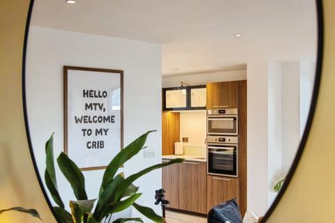 2 bedroom penthouse for sale, Quay One, Leeds LS9