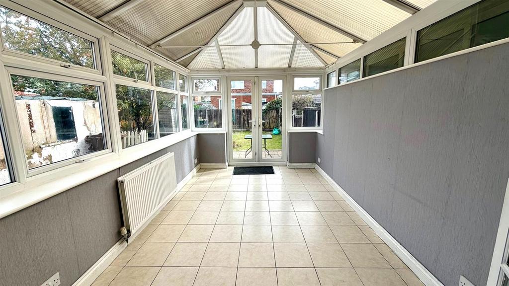 Conservatory/sun room