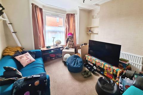 4 bedroom terraced house to rent, Mordaunt Road, Hampshire SO14