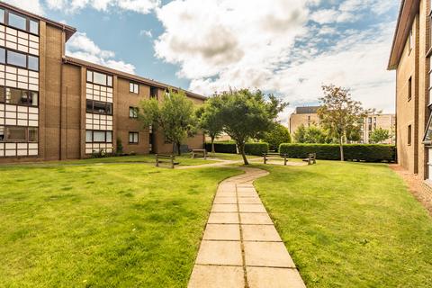 3/9 Allanfield, Edinburgh, EH7 5YG
