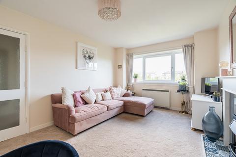 3/9 Allanfield, Edinburgh, EH7 5YG