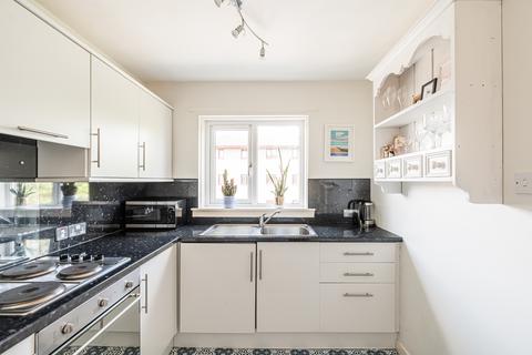 3/9 Allanfield, Edinburgh, EH7 5YG