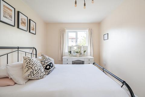 3/9 Allanfield, Edinburgh, EH7 5YG
