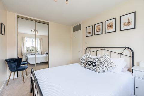 3/9 Allanfield, Edinburgh, EH7 5YG