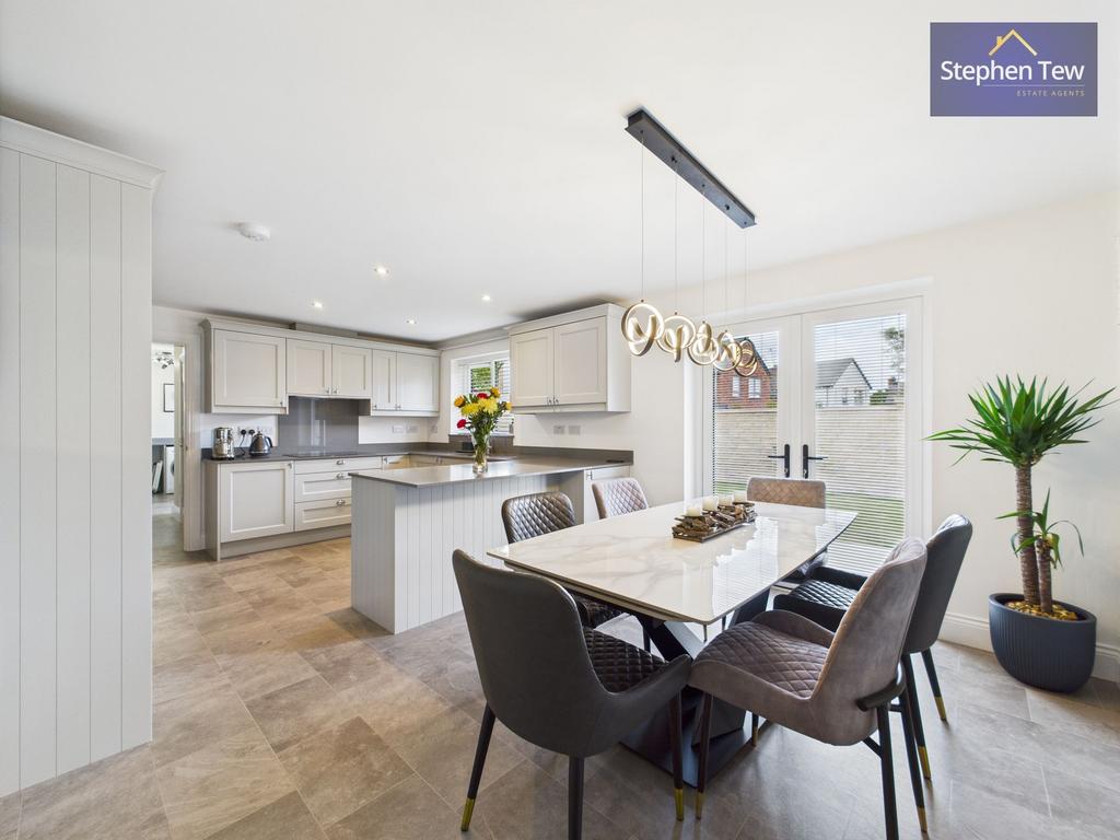 Kitchen/ Living Area