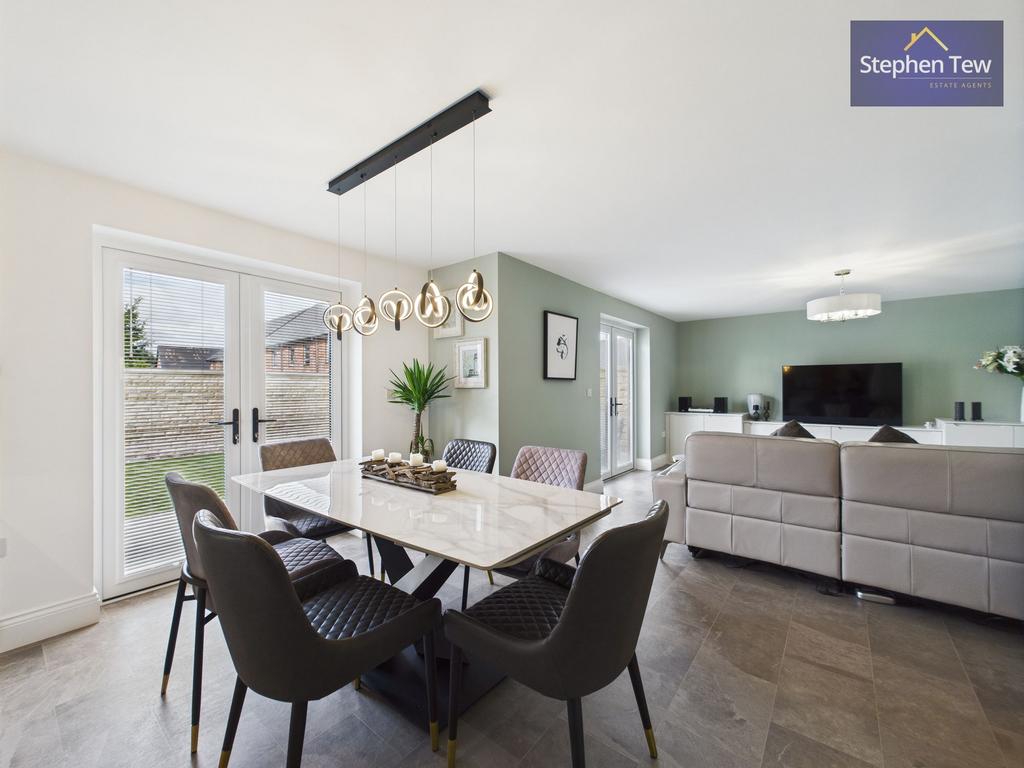 Kitchen/ Living Area