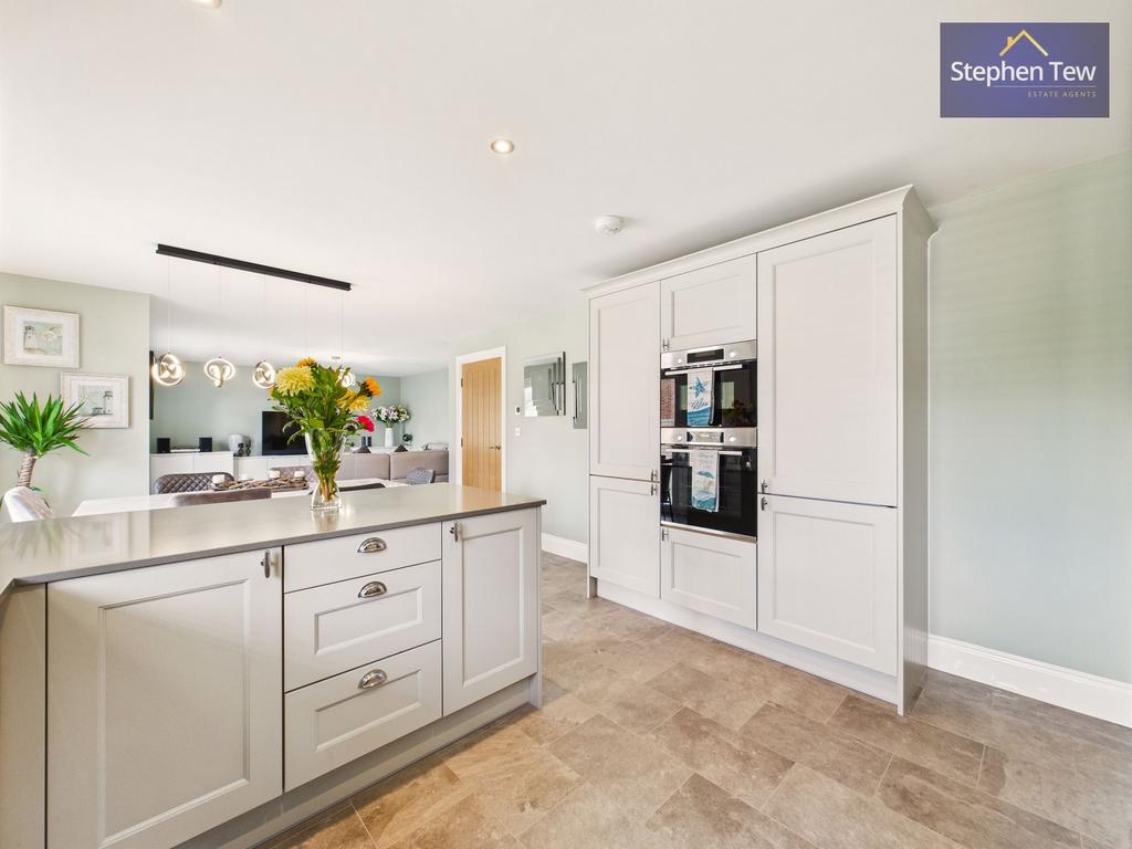 Kitchen/ Living Area