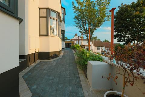 undefined, Kingslyn Crescent, London, SE19