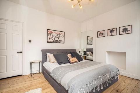 69 Wellington Row, London, E2 7BB